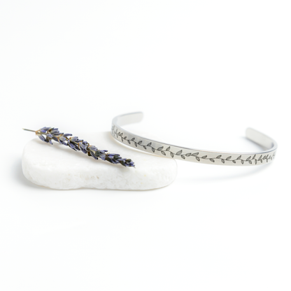 Leaf Adjustable Stainless Steel Cuff Bracelet – Elegant, Durable, and Hypoallergenic