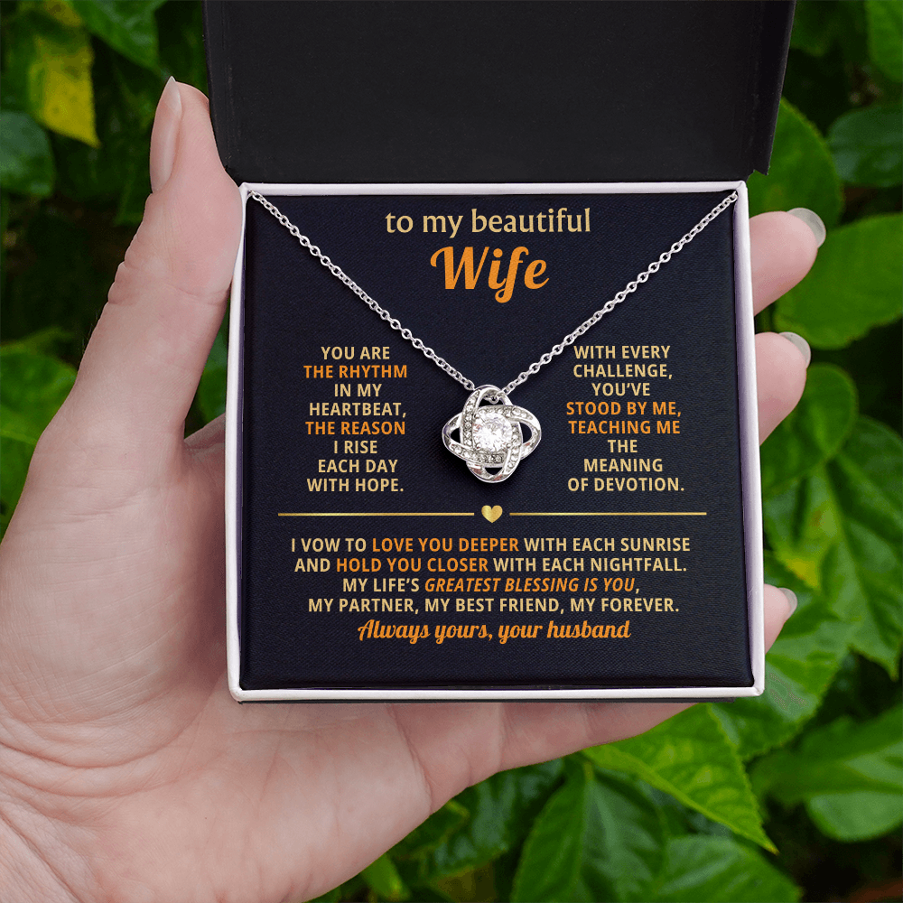 Love Knot Necklace – Symbol of an Unbreakable Bond